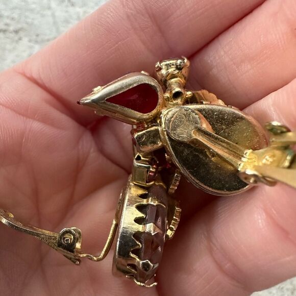 Vintage 1960s Filigree Leaf And Faceted Crystal Clip On Earrings - Picture 7 of 7